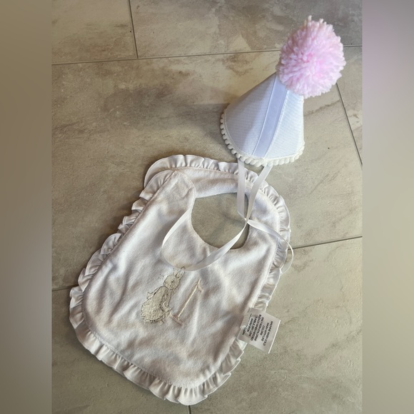 Blank’s boutique Peter rabbit birthday party hat and bib Adalina - Picture 11 of 12